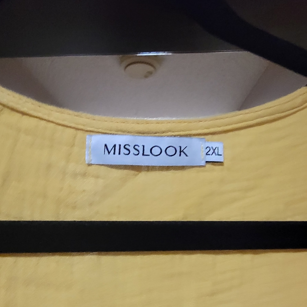 Maxi dress. Was bought online but never worn. Yellow.
